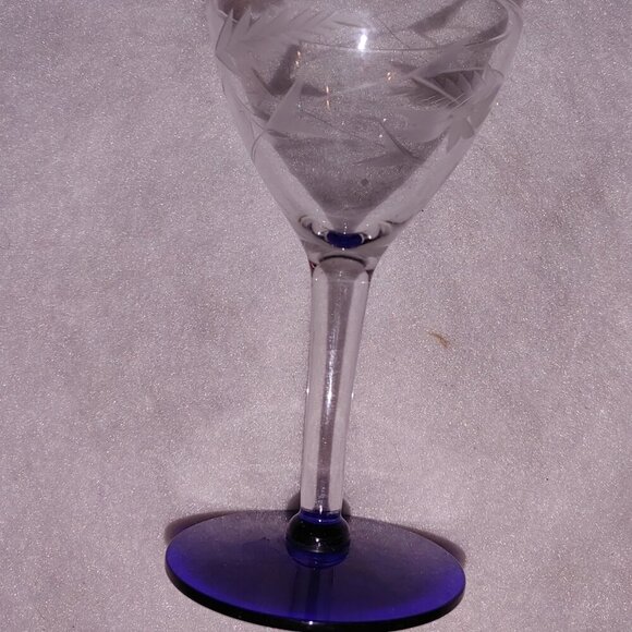 Vintage Small Cocktail Glasses - Rare - Picture 2 of 5